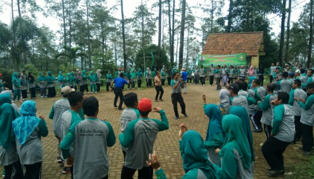 Outbound Motivasi Kelompok Kerja Guru Madrasah Ibtidaiyah Tuban