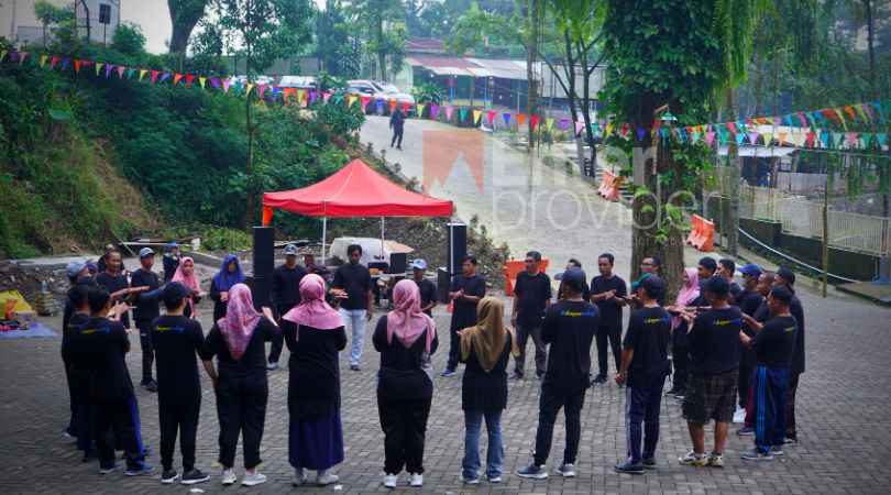 Outbound di Pemandian Air Panas Pacet